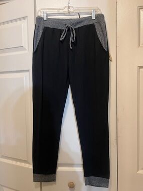 Vince Camuto, Jessie jogger black Heather, gray size medium